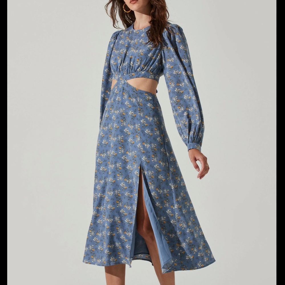 TAGS ON ASTR Floral Tie Back Cut Out Midi Dress